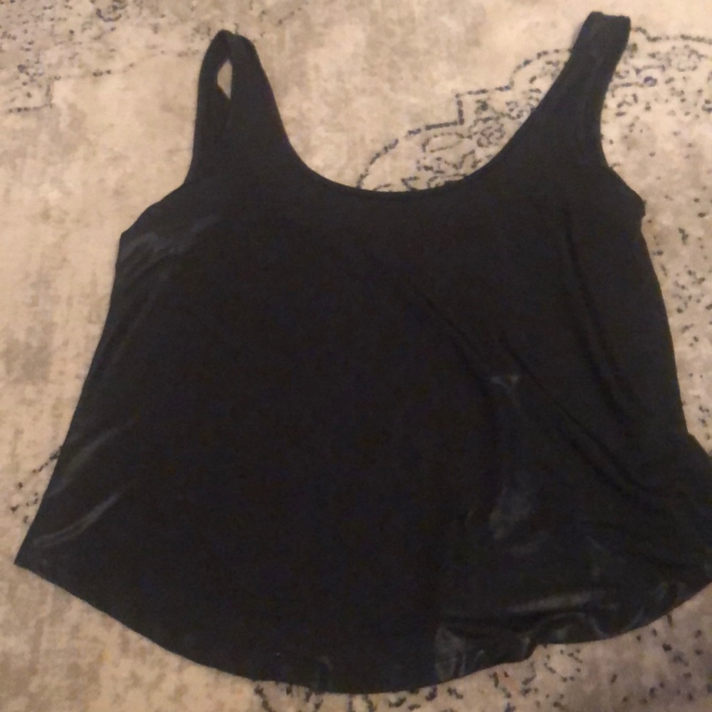 H:ours black shiny crop top. Runs large!!!